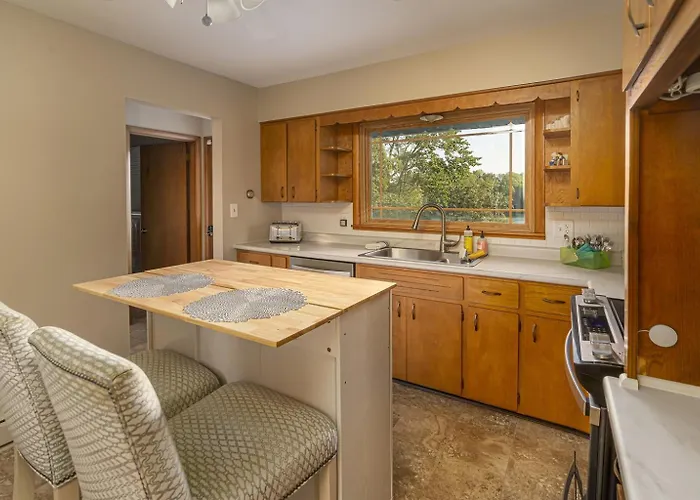 Holiday home Classic Lakeside Vacation Sleeps 9 Marion