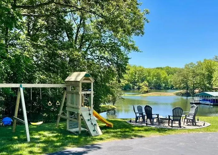 Holiday home Classic Lakeside Vacation Sleeps 9 Marion